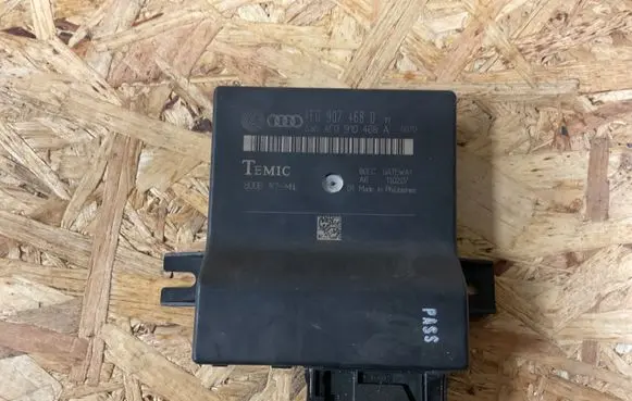 Audi A8 S8 D3 4E Gateway control module 4F0907468D 4F0910468A
