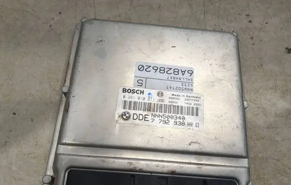 Land Rover Freelander Engine control unit/module 0281010811 NNN500340 7792938