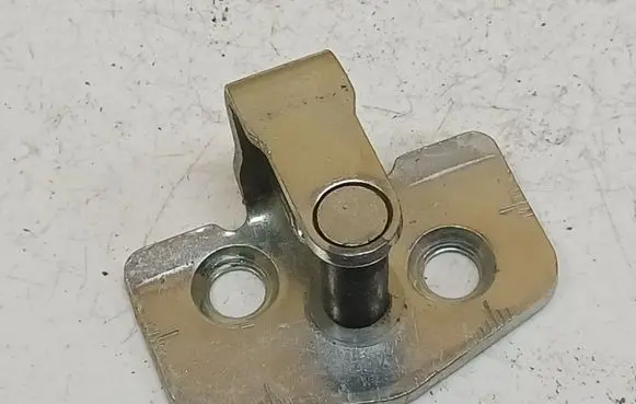 Opel Vectra C Rear door lock loop/hook striker