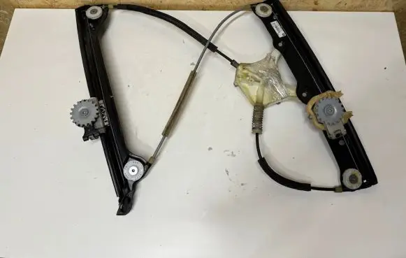 BMW 6 F06 Gran coupe Front door window regulator with motor 7275398