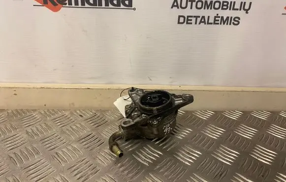 Renault Laguna I Vacuum pump