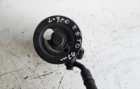 Mitsubishi L300, Cosmos Power steering pump