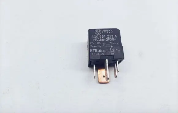 Volkswagen Touran I Other relay 3D0951253A