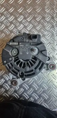 Nissan Qashqai Generator/alternator 8200728292A 0124525140