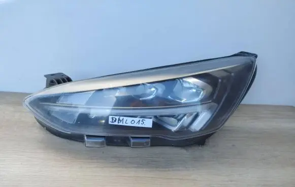Ford Focus Headlight/headlamp JZ7B-13E015-HE