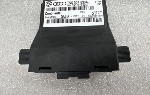 Volkswagen PASSAT B7 Gateway control module 7N0907530AJ 5WK50026L