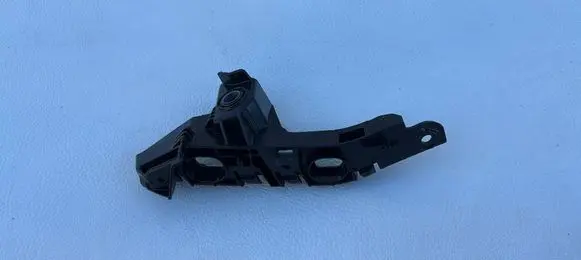 Volkswagen Touran II Fender mounting bracket 5ta807183