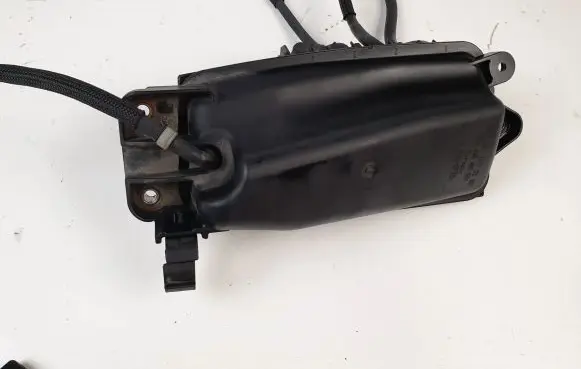 Mercedes-Benz E W212 Vacuum air tank A6510700568