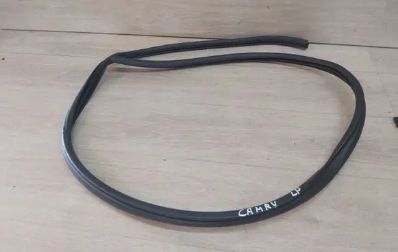 Toyota Camry Rubber seal sliding door (on door) 