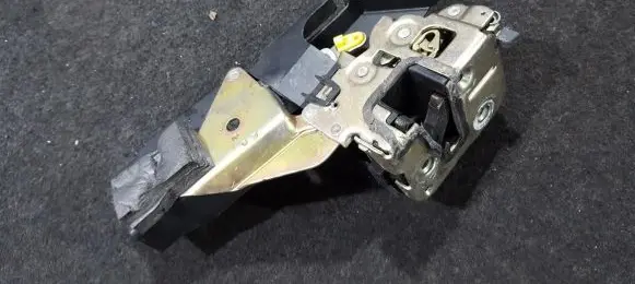 Mitsubishi Carisma Rear door lock 9739 387