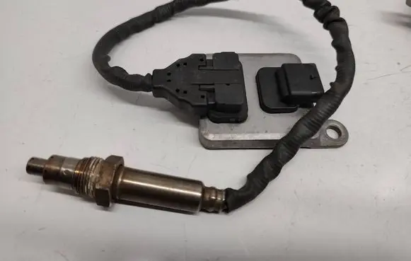 Mercedes-Benz Vito Viano W447 Lambda probe sensor A0009058411 0009058411