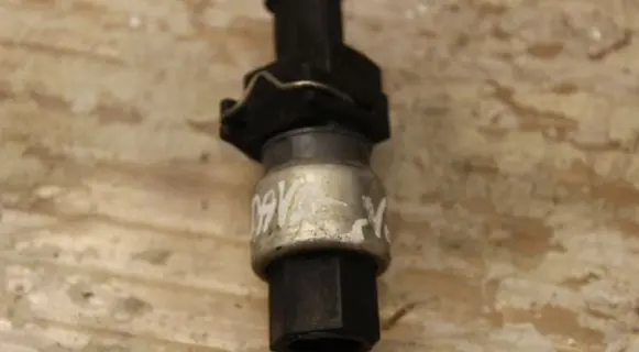 Volvo V50 Air conditioning (A/C) pressure sensor 5113L1125A