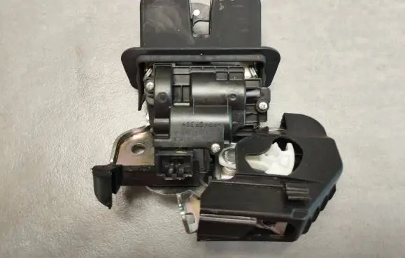 Audi A6 S6 C7 4G Tailgate/trunk/boot lock/catch/latch 4H0827505A