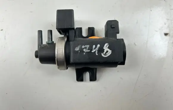 BMW X5 E53 Turbo solenoid valve 