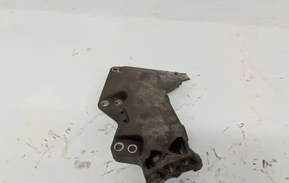 Mercedes-Benz Vito Viano W447 Engine mounting bracket A6222230001 112318576R