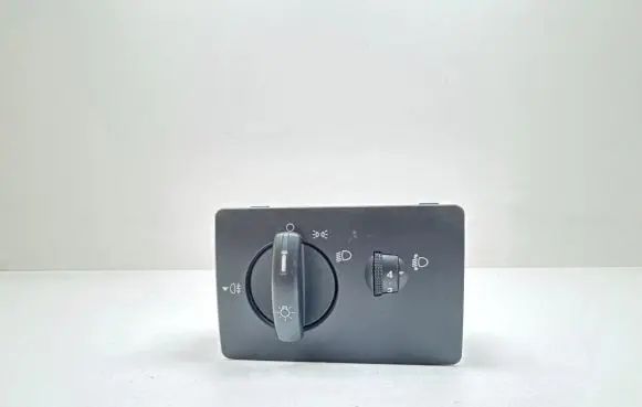 Ford Fusion Light switch 6S6T13A024EA