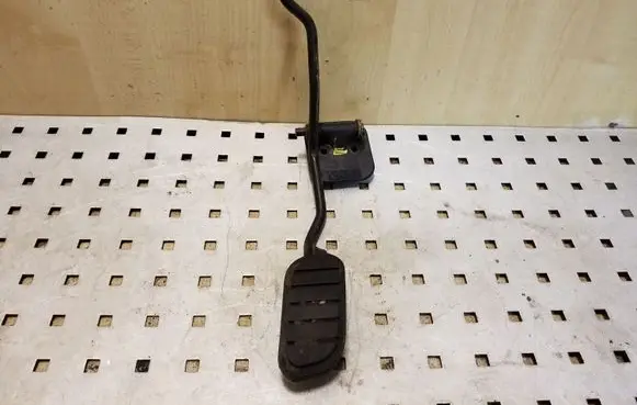 Renault Espace III Accelerator throttle pedal 6025306252
