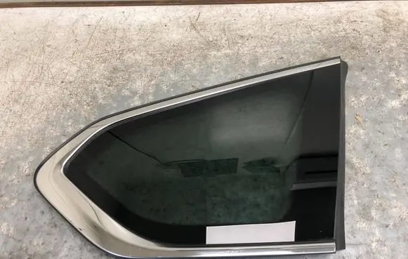 Hyundai Santa Fe Rear side window 87820-S1000