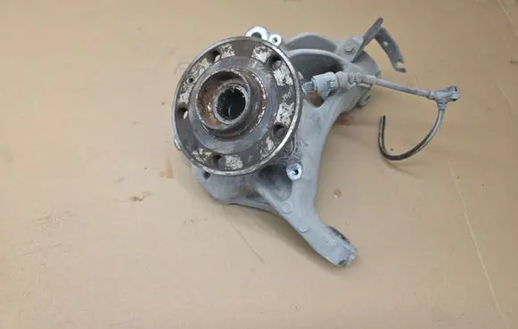 Volkswagen PASSAT B8 Front wheel hub 5Q0407257A