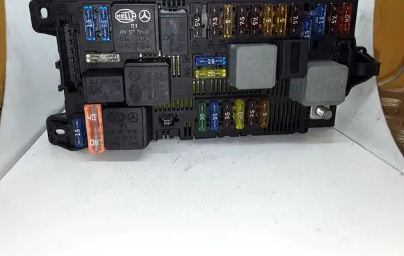 Mercedes-Benz CLS C219 Fuse module 211545401 00003248A420592800278