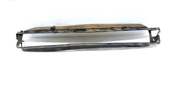Tesla Model S Intercooler air guide/duct channel 1057847-00-D
