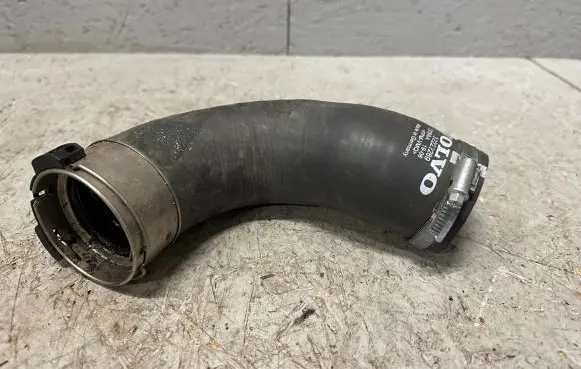 Volvo XC60 Intercooler hose/pipe 32222269 D05WA