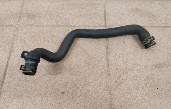 Volvo V50 Engine coolant pipe/hose