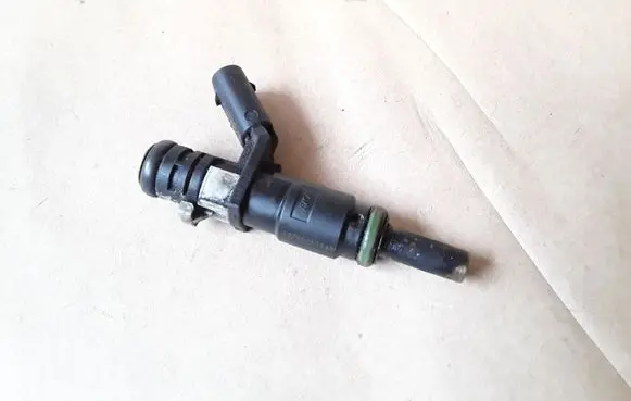 Mercedes-Benz CLS C219 Fuel injector A2720780249