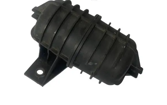 Vacuum air tank