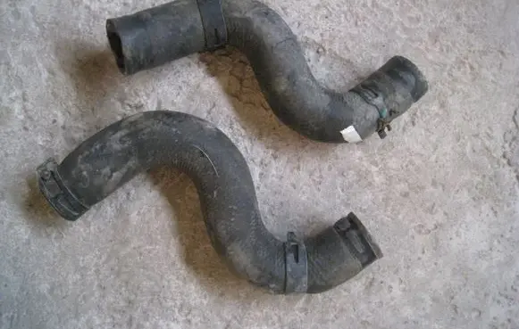 Toyota Land Cruiser (J150) Engine coolant pipe/hose 1657130100 1657230100