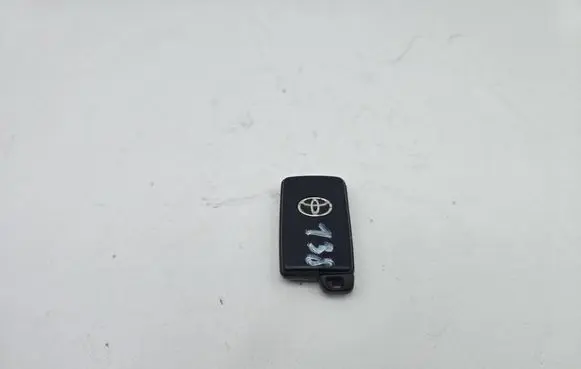 Toyota Auris 150 Ignition key/card 