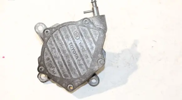 Toyota Avensis T250 Vacuum pump 01040582