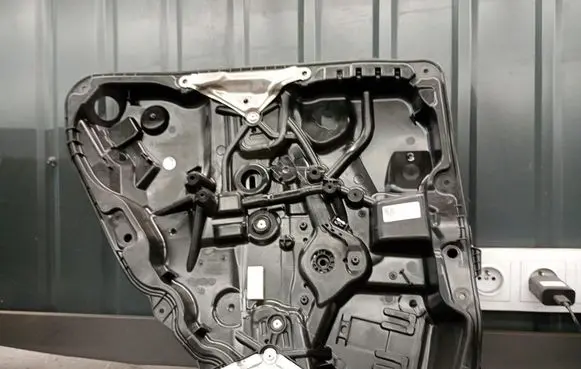 Mercedes-Benz GLC C254 Rear window lifting mechanism without motor a2547302302