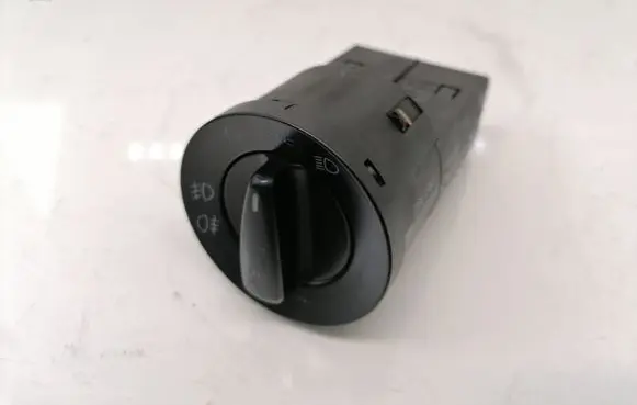 Volkswagen PASSAT B5.5 Light switch 1C0941531A