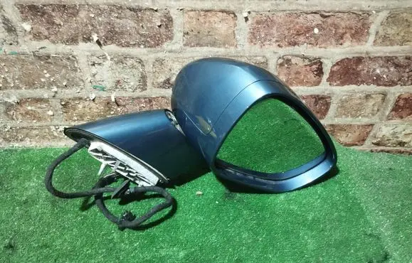 Peugeot RCZ Front door electric wing mirror 