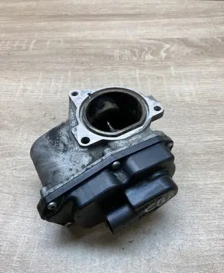 Volkswagen Tiguan EGR valve 03L131501D CBA
