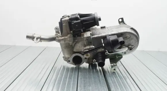 Ford Kuga II EGR valve cooler 1807320303 VPEFMH19206A