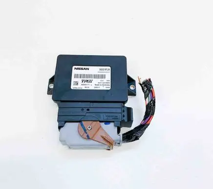 Nissan Qashqai Rear brake EMF control unit/module 360326FL0A A2C14318600