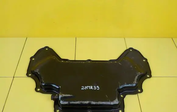 Mercedes-Benz CLK A209 C209 Oil sump A2720100128 2HTR39