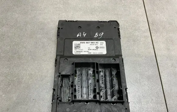 Audi A4 S4 B9 Comfort/convenience module 8W0907063AC