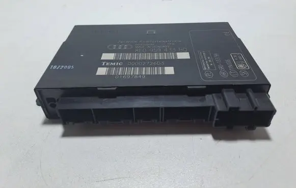 Audi A4 S4 B6 8E 8H Comfort/convenience module 8E0959433BC 01697849 00002726D3