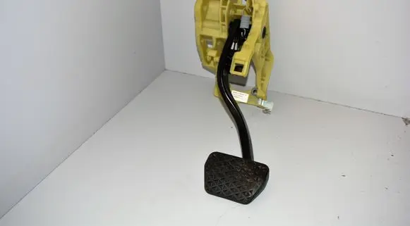 BMW 5 E60 E61 Brake pedal 6759947