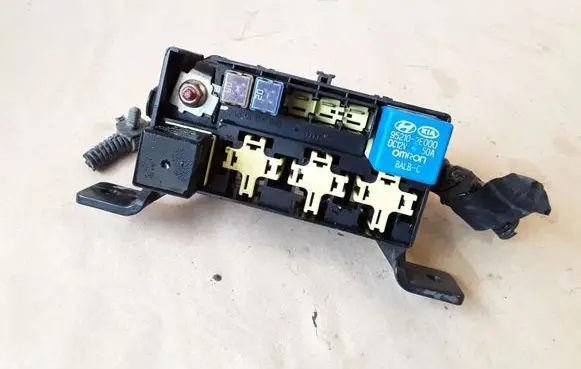 KIA Sorento Fuse module 0K53A67BX1