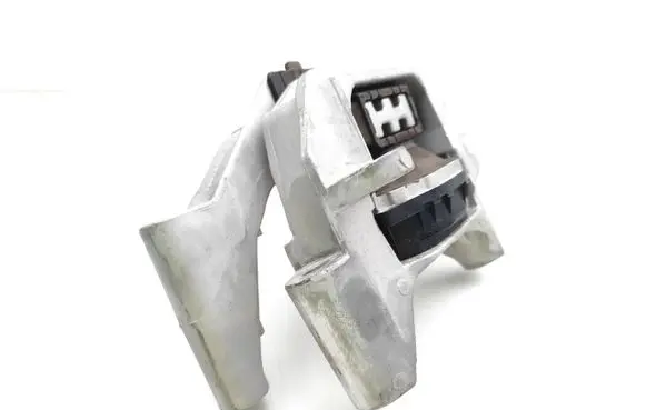 Nissan X-Trail T33 Engine mount bracket