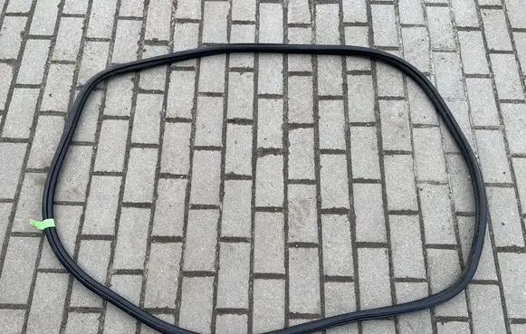 Audi Q7 4M Front door rubber seal 4M0831721D 4M0831721