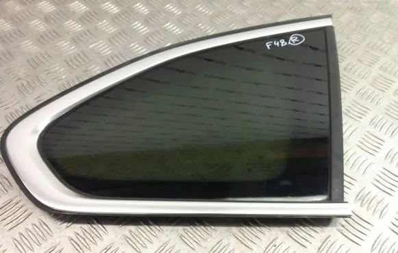 BMW X1 F48 F49 Rear side window 7406872