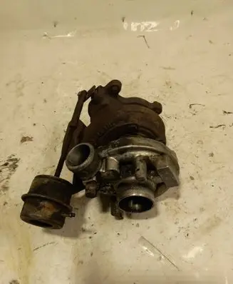 Volkswagen Golf IV Turbo 028145702