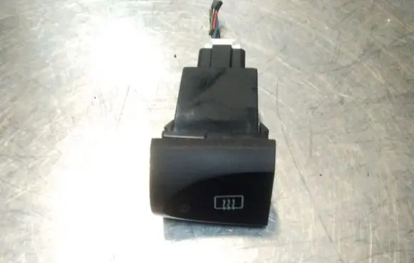 Hyundai Santa Fe Windscreen/window heater switch 9371026000