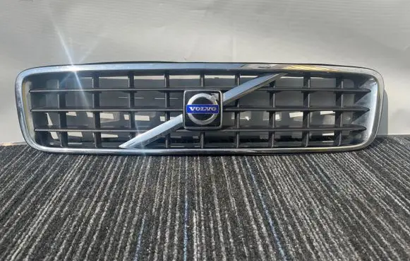 Volvo XC90 Front bumper upper radiator grill 30695513