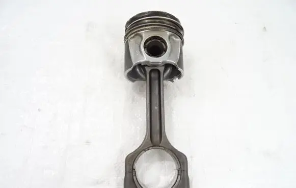 Alfa Romeo Stelvio Piston with connecting rod 55278453